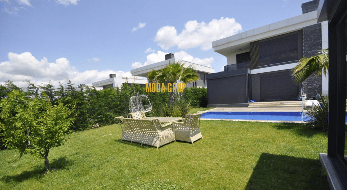 Luxury 4+1 Detached Pool Villa for Sale in Silivri Ortaköy, Istanbul